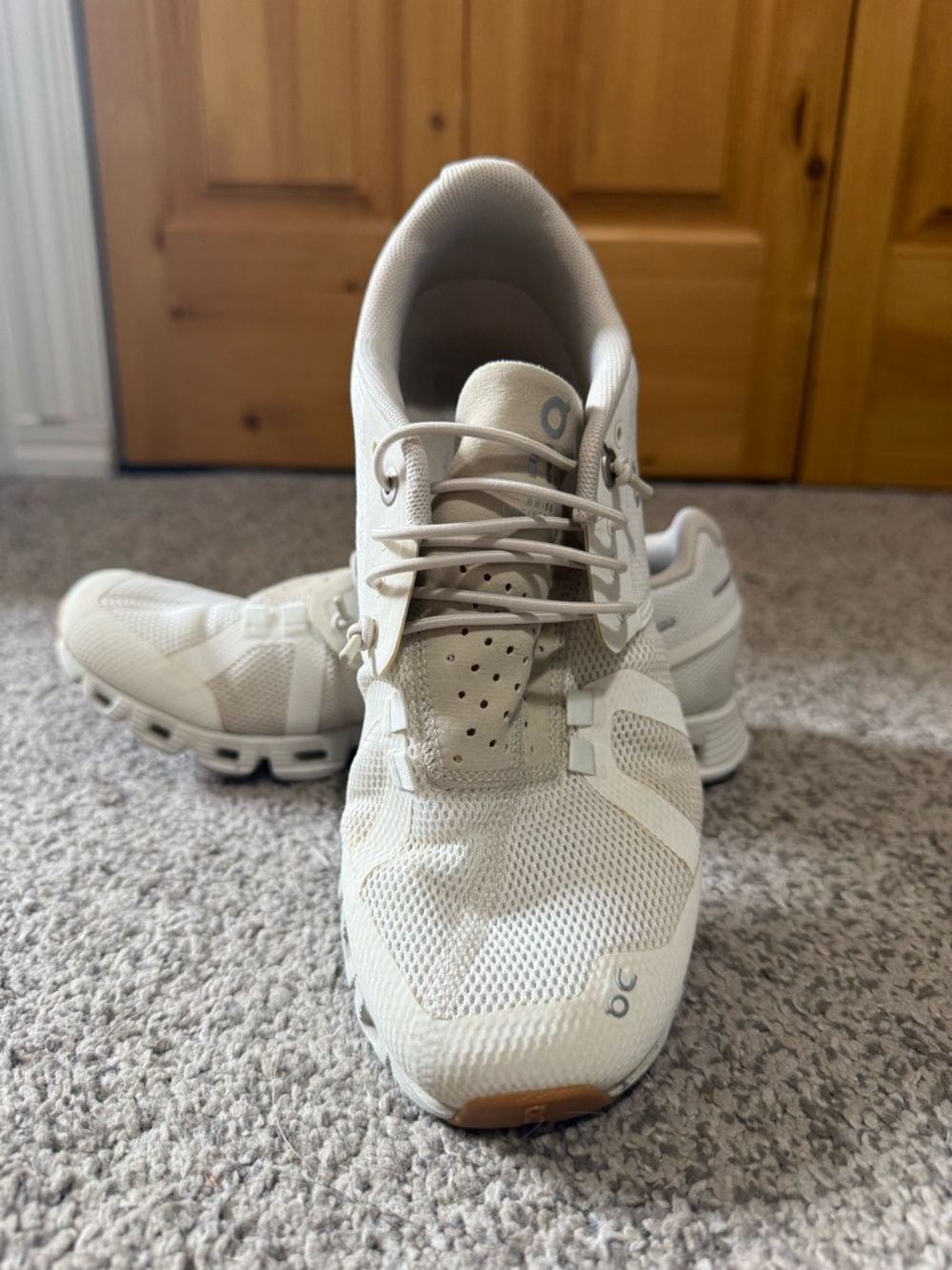 On Running White Lightweight Cloud Running Shoes